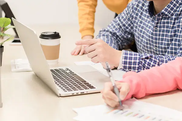 电脑硬件用什么擦拭